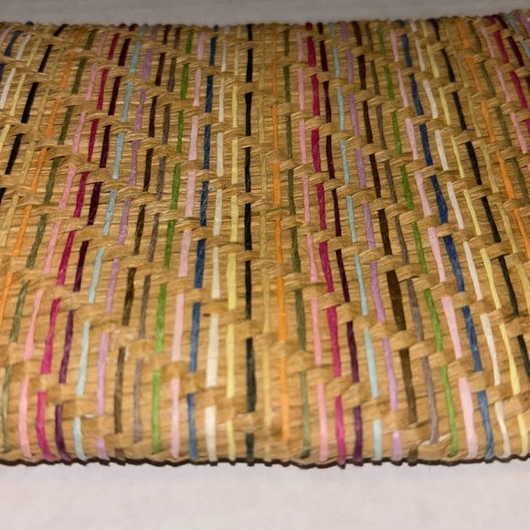 LAILA ROWE MULTI COLORED WOVEN STRAW CLUTCH SNAP CLOSURE ONE ZIP POCKET INSIDE - Picture 2 of 7